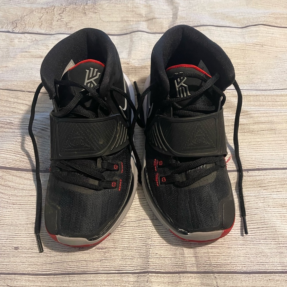 Nike boys sneakers Kyrie Irving, size 2, red/black
